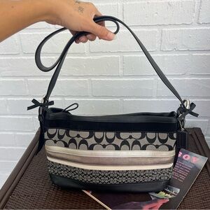 Y2K Coach East West Signature Messenger Shoulder Bag 🖤